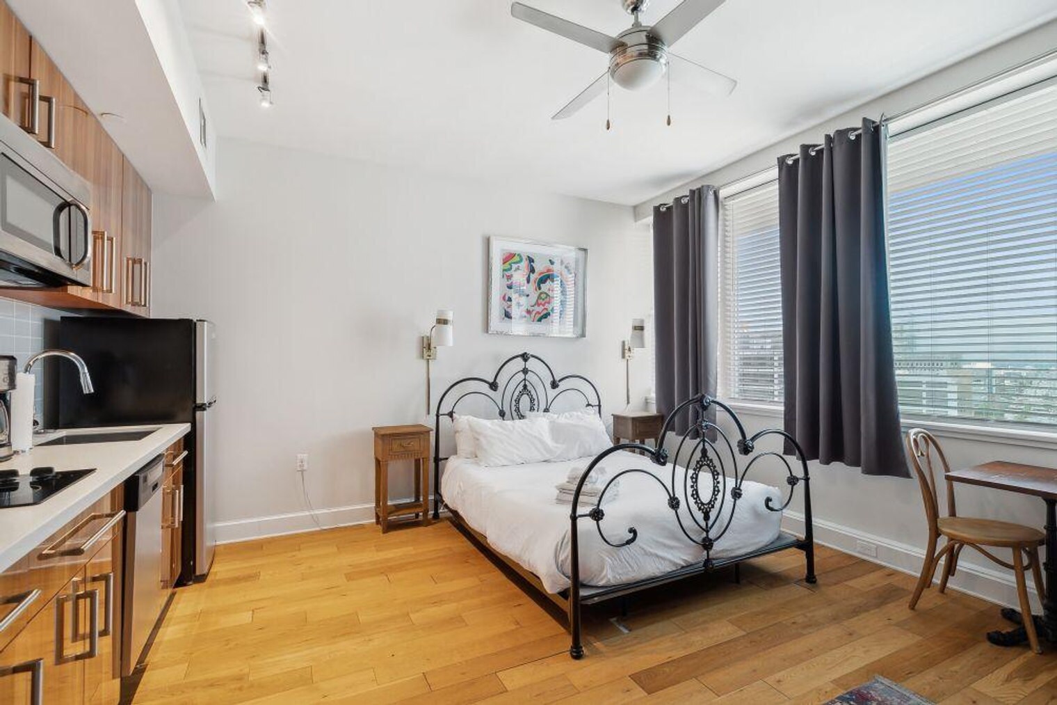 Building Photo - 925 Common St