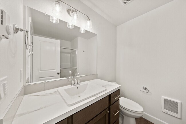 Building Photo - Modern 3 Bed/2 Bath Single-Level Home with Open Living - Redmond