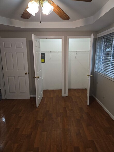 Building Photo - 346 E Rimini Ct