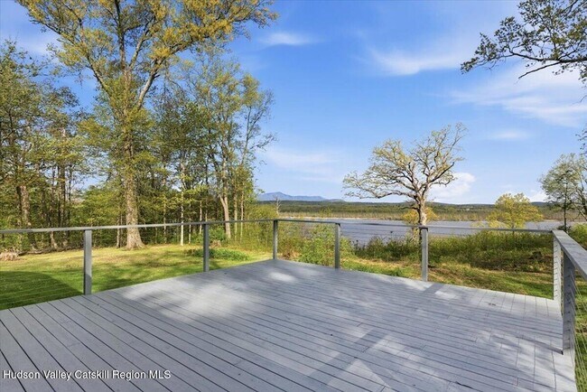 Building Photo - 5265 NY-9G