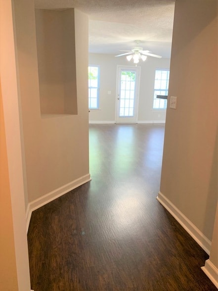 Building Photo - 2034 Victory Gallop Ln