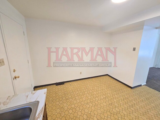 Building Photo - 1127 E 960 S