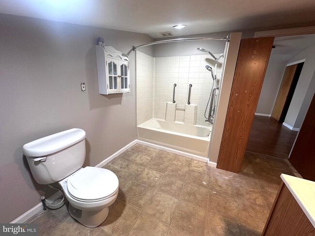 Building Photo - 1032 N 7th St