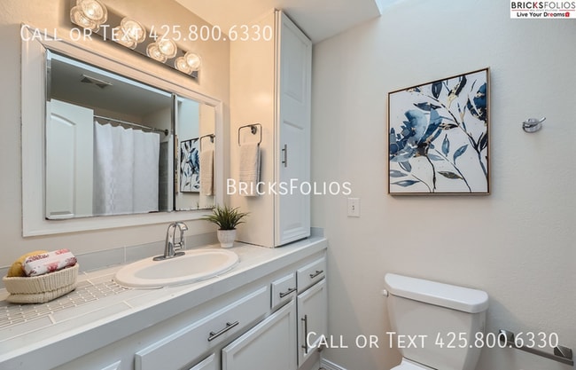 Building Photo - Inviting Bothell Home: Your Sanctuary with...