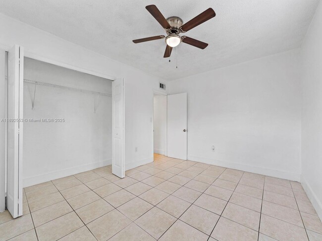 Building Photo - 9100 SW 95th Ave