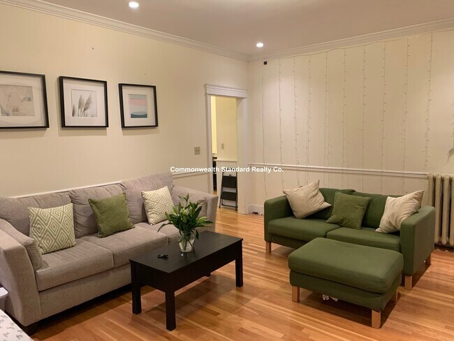 Building Photo - 76 Quint Ave