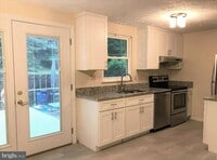 Building Photo - 23 Dufief Ct