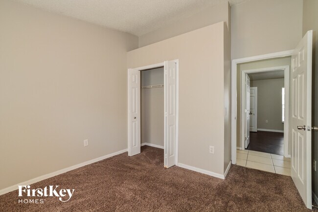 Building Photo - 7456 Little Pond Ct