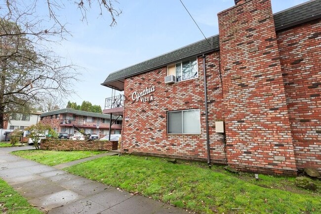 Building Photo - 2945 SE Washington St