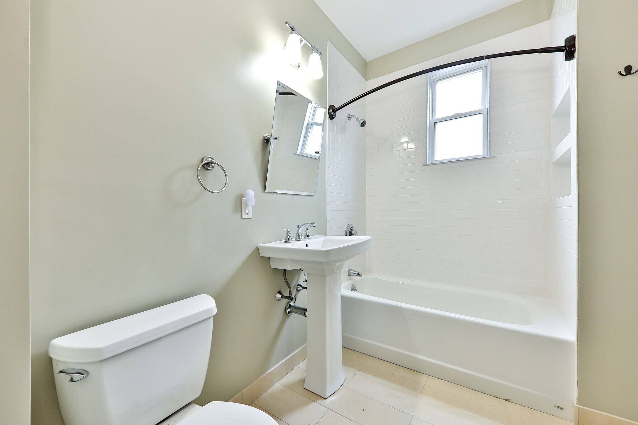 Building Photo - 9 Bellflower St