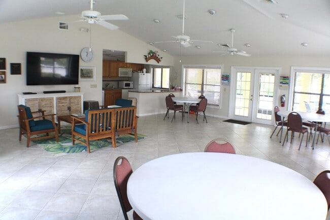 Building Photo - 1082 Keystone Dr