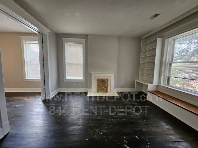 Building Photo - 117 Cherry St