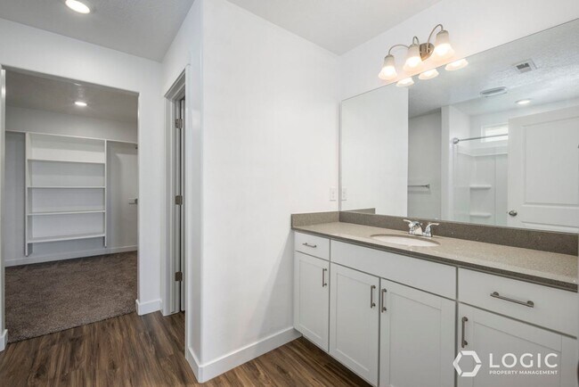 Building Photo - 14817 Pelé Ln