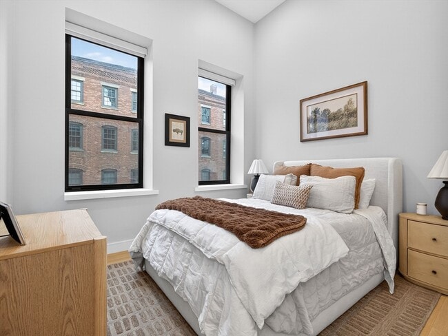 Building Photo - 355 Congress St