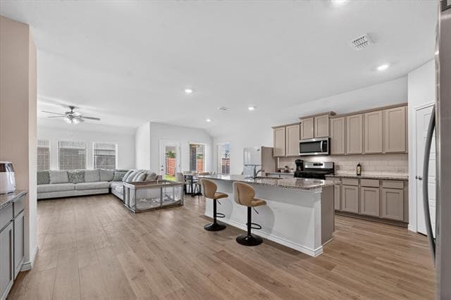 Building Photo - 10121 High Grade Dr