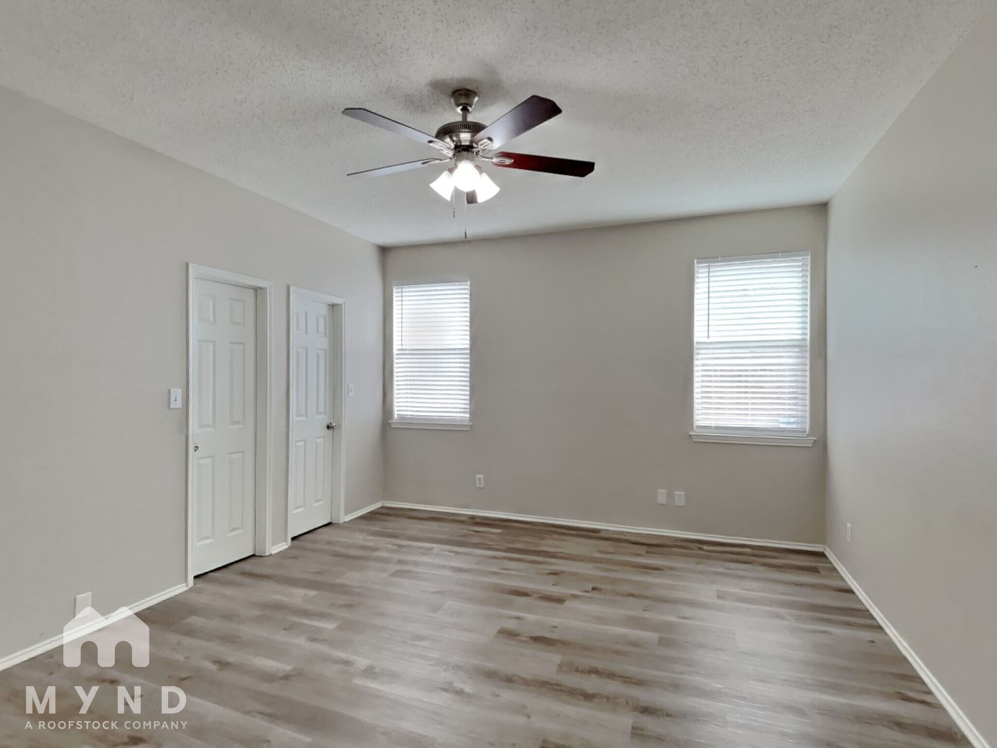 Building Photo - 3941 Overlake Dr