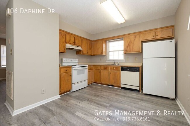 Building Photo - 106 Daphine Dr