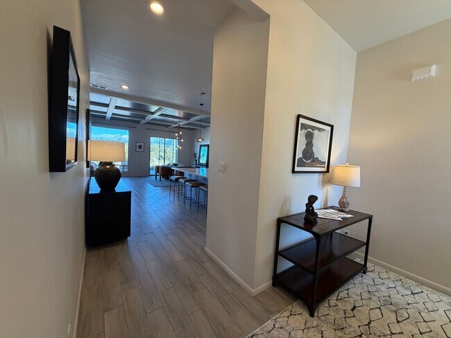 Building Photo - 14 Plano Arbolito