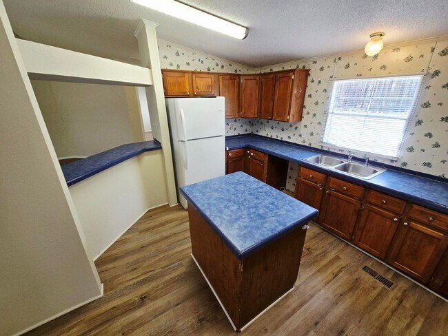 Building Photo - 3 Bed 2 Bath in quiet country setting! View this home TODAY!