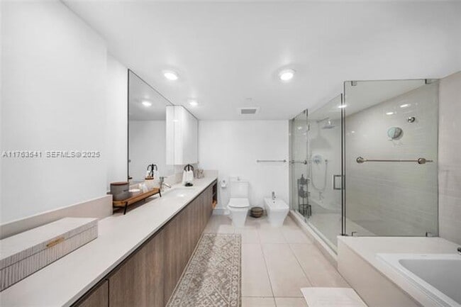 Building Photo - 1025 92nd St