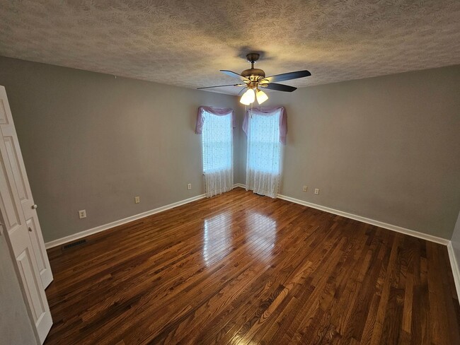 Building Photo - 3 Bedroom home in the Northfield subdivisi...