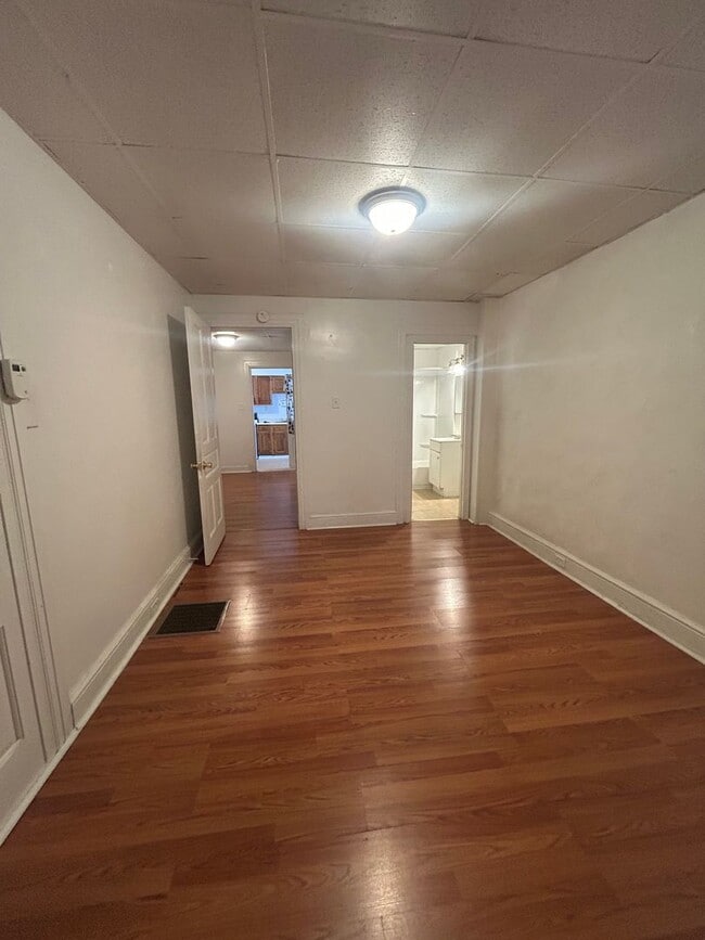 Building Photo - 727 Linden Ave