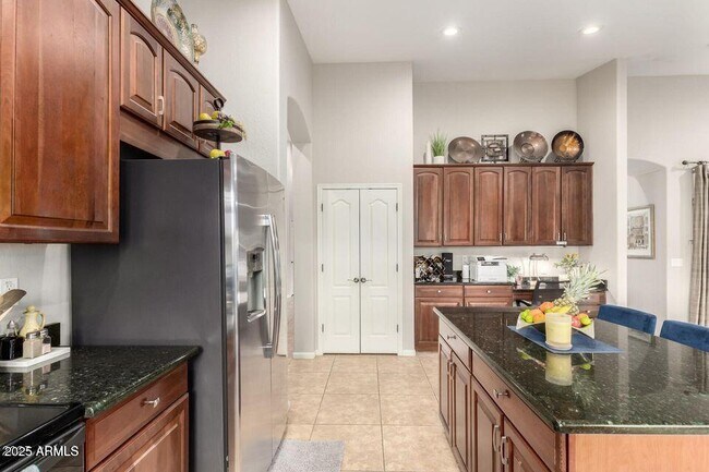 Building Photo - 42422 W Bravo Dr