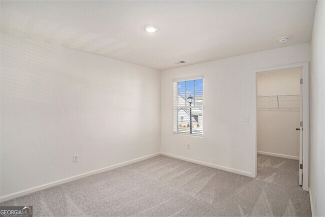 Building Photo - 7650 Saffron Ave