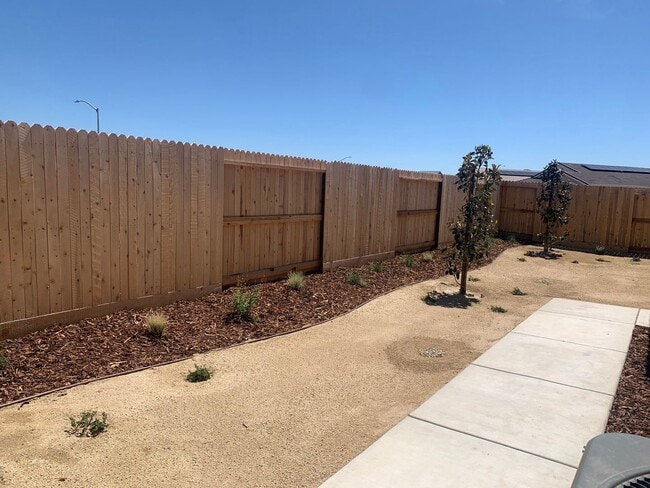 Building Photo - Brand NEW 4 bedroom 1 story home Rancho Co...