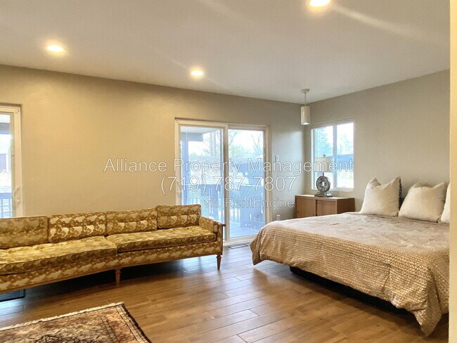 Building Photo - 2168 Wildwood Dr