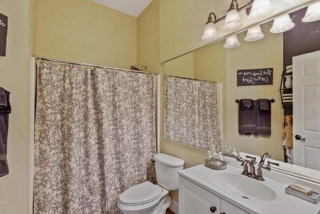 Building Photo - 2477 Veneto Ln