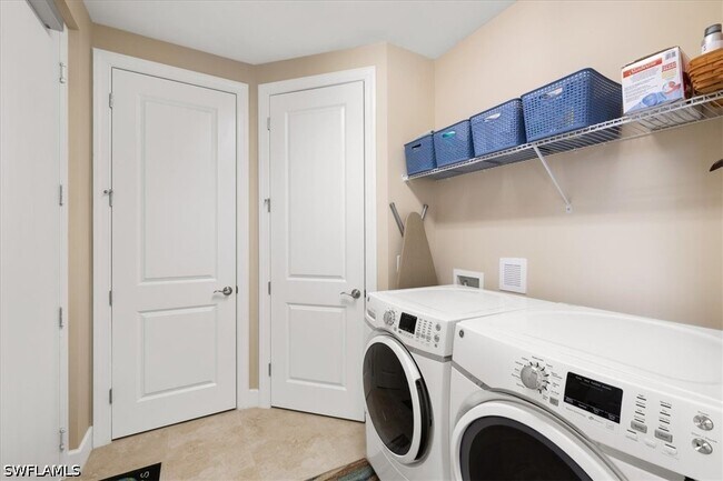 Building Photo - 9684 Montelanico Loop