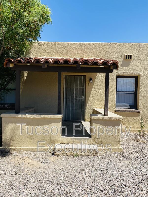 Building Photo - 2632 N Stone Ave