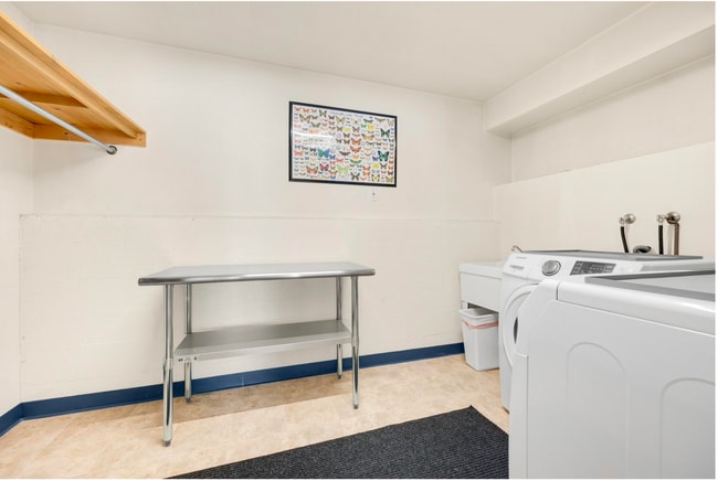 Building Photo - Beautiful, Quiet, Furnished, Upgraded Home in Heart of Torrance for Short Term Rental