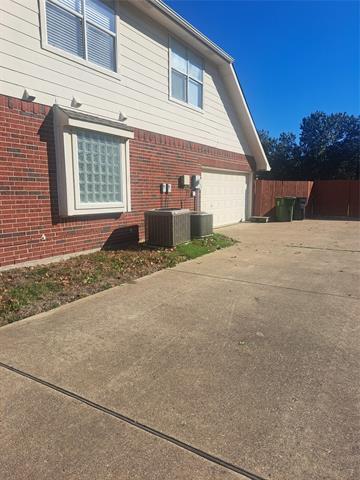 Building Photo - 612 Tall Tree Dr