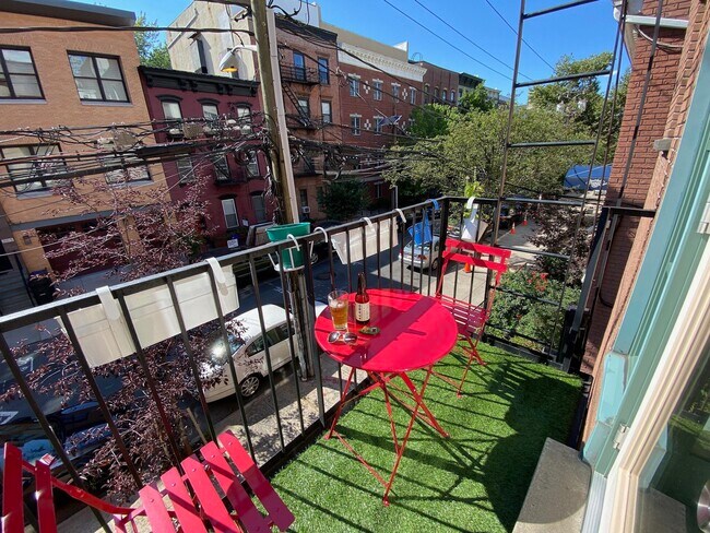 Building Photo - 219 Bloomfield St