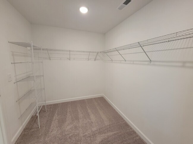 Building Photo - Beautiful Townhome for Lease in Kennesaw