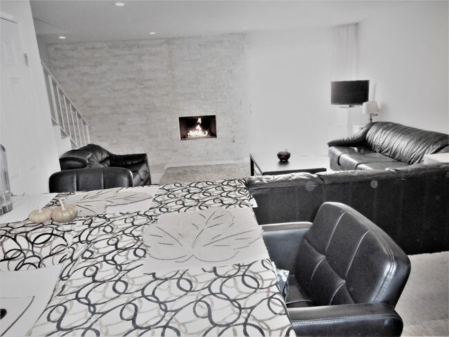 Ample Space Living room - 1040 N Gardner St