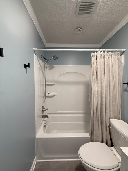 Building Photo - 1337 Springlawn Ct