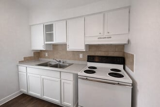 Building Photo - Cal West