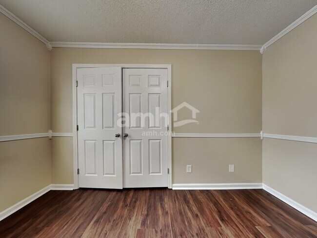 Building Photo - 112 Fox Trace