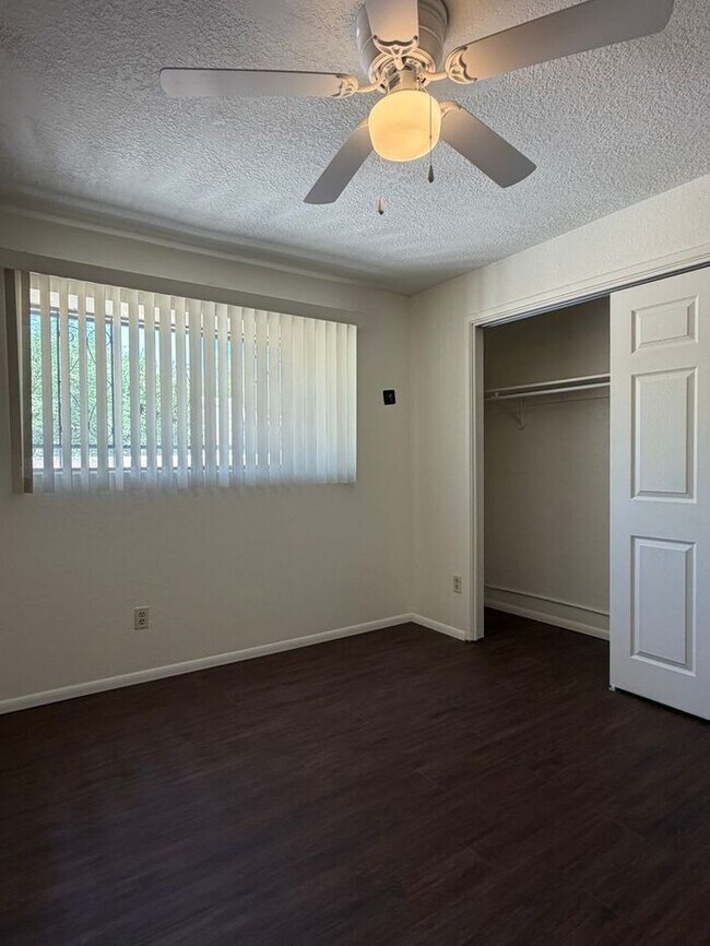Building Photo - Stylishly Remodeled 2-Bedroom 2 Bath Townhome in Pueblo Villas