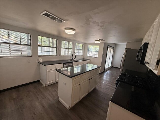 Building Photo - 7916 Copano Dr