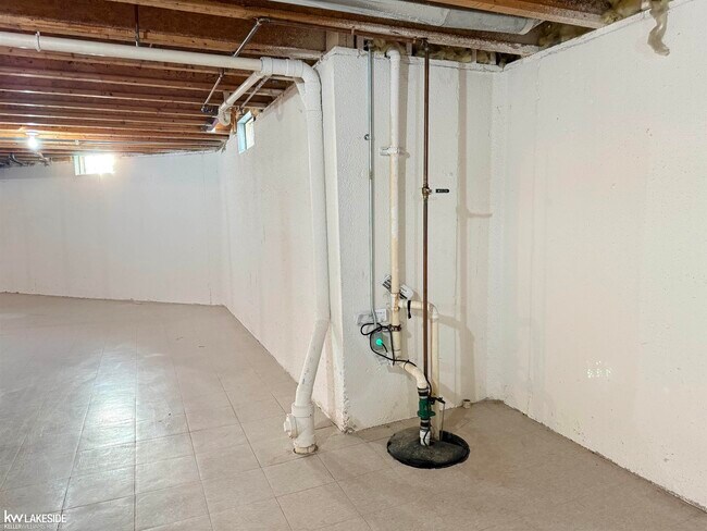 Building Photo - 50299 Highpoint Ct