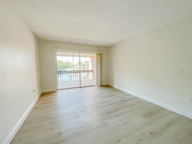 Building Photo - 1355 Rock Dove Ct