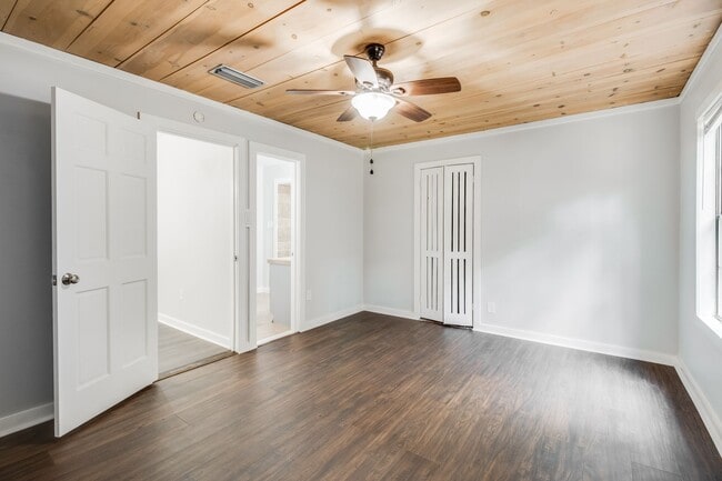 Building Photo - 473 Jim Money Rd