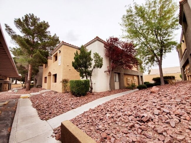 Building Photo - BEAUTIFUL 1 BEDROOM IN DESERT SHORES!