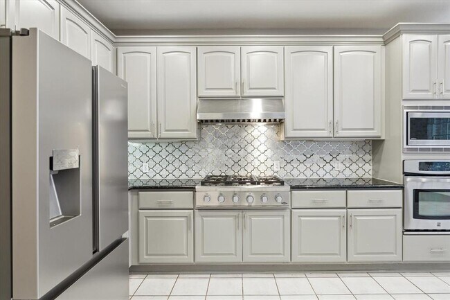 Building Photo - 30 Watermill Pl
