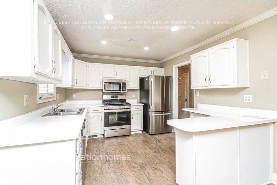 Building Photo - 4200 Pullman Ln