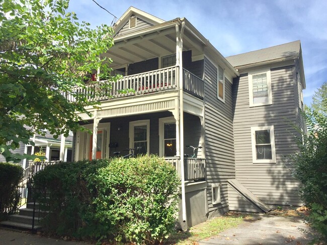 Building Photo - 410 Cascadilla St